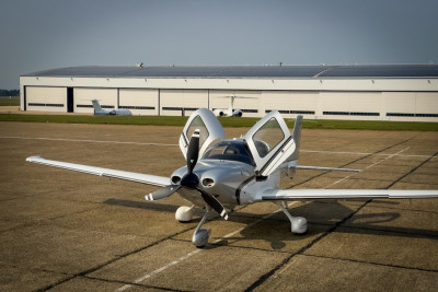 2013 Cirrus SR22T: 